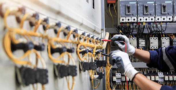 Professional Electrician technician working in Freeport, FL